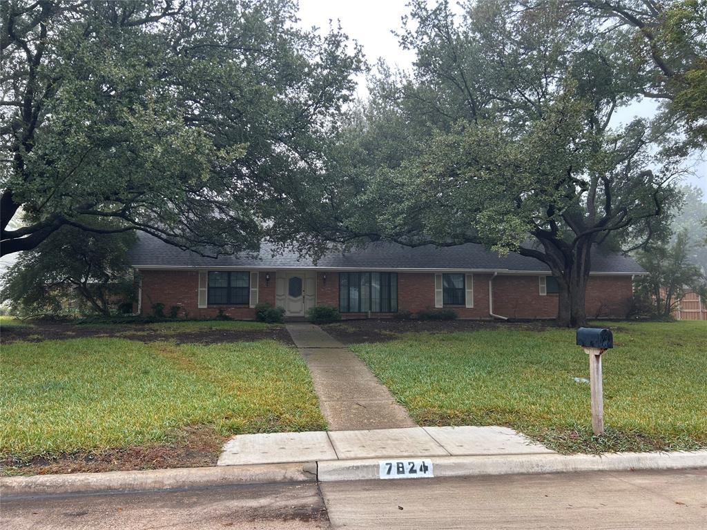 7824 Woodstone Lane, Dallas