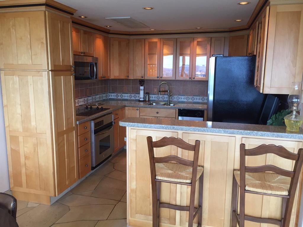 6211 W Northwest Highway 2700, Dallas