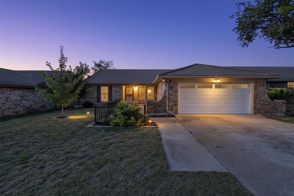 2912 Southpark Lane, Fort Worth