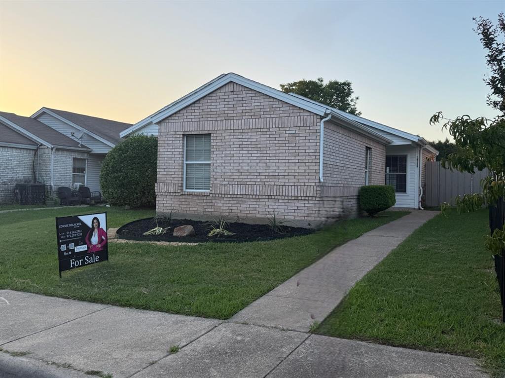 10255 Carolina Oaks Drive, Dallas