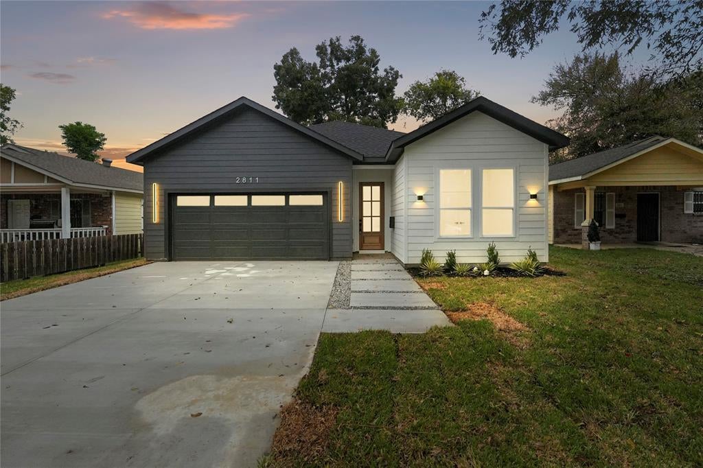 2811 Dorris Street, Dallas