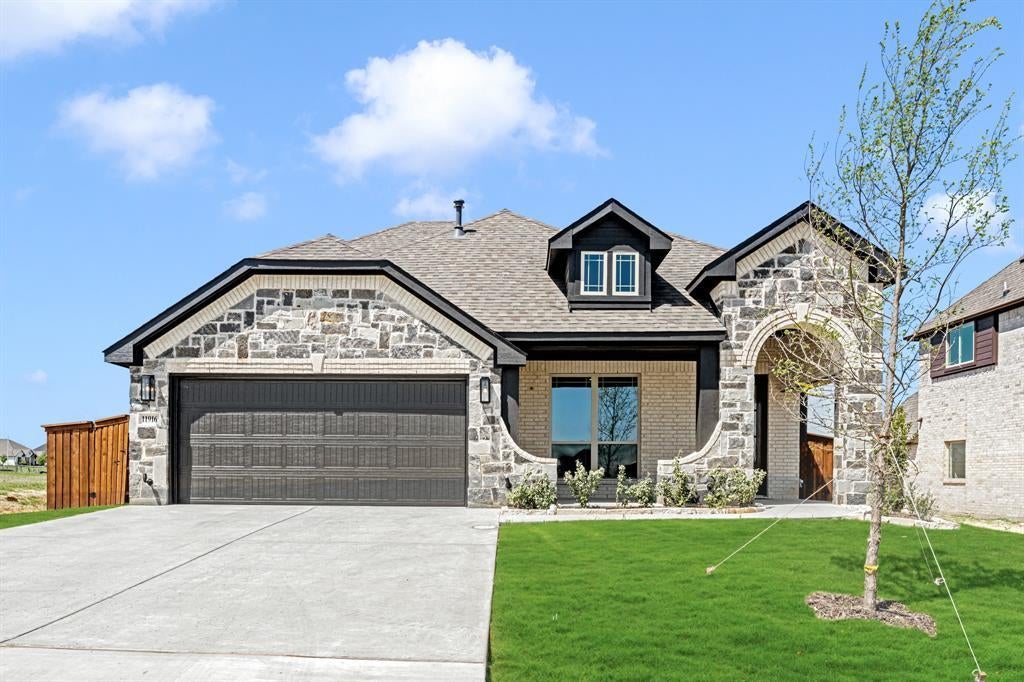 11916 Serval Street, Godley