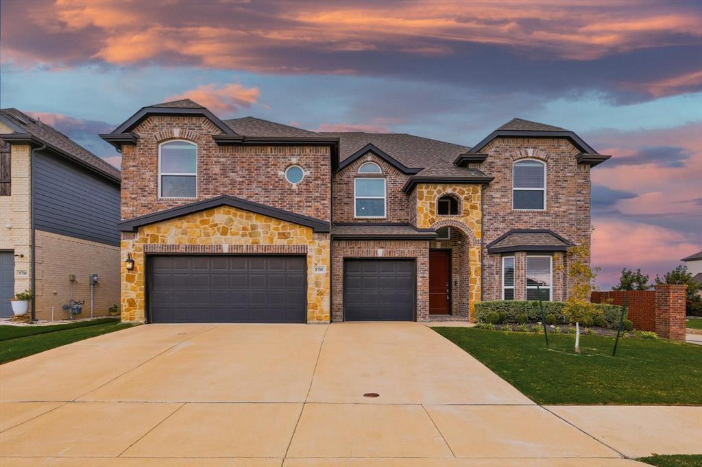 8700 Treehouse Court, Fort Worth