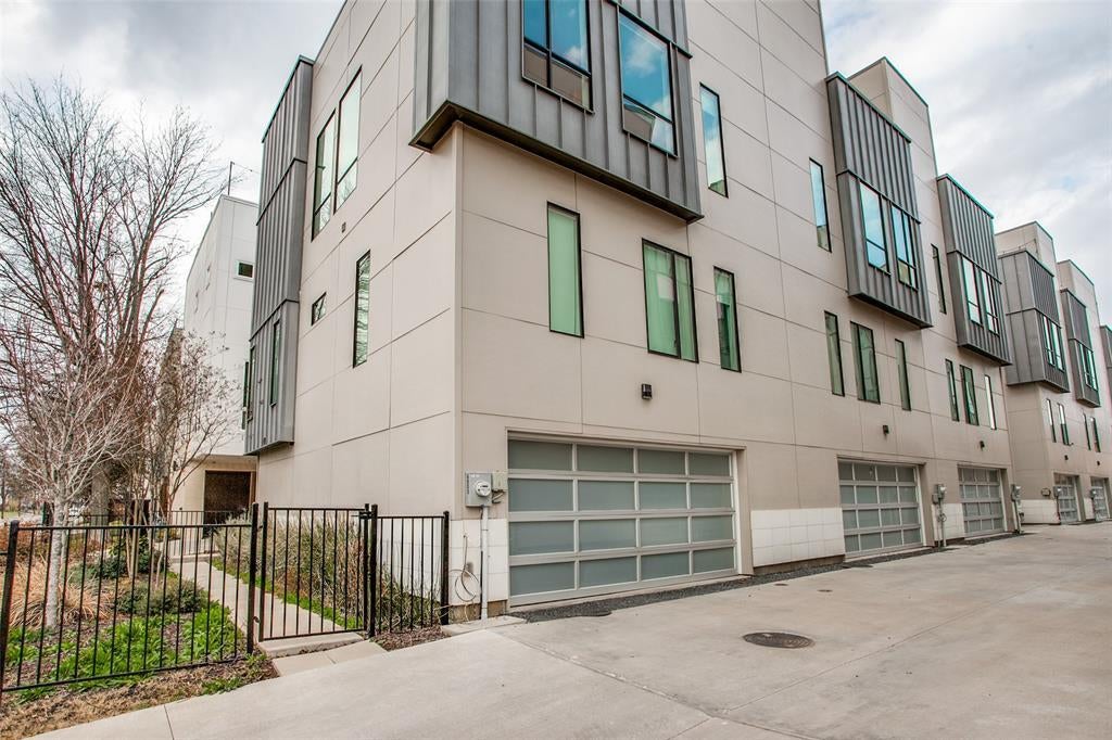 4925 Camdale Court, Dallas