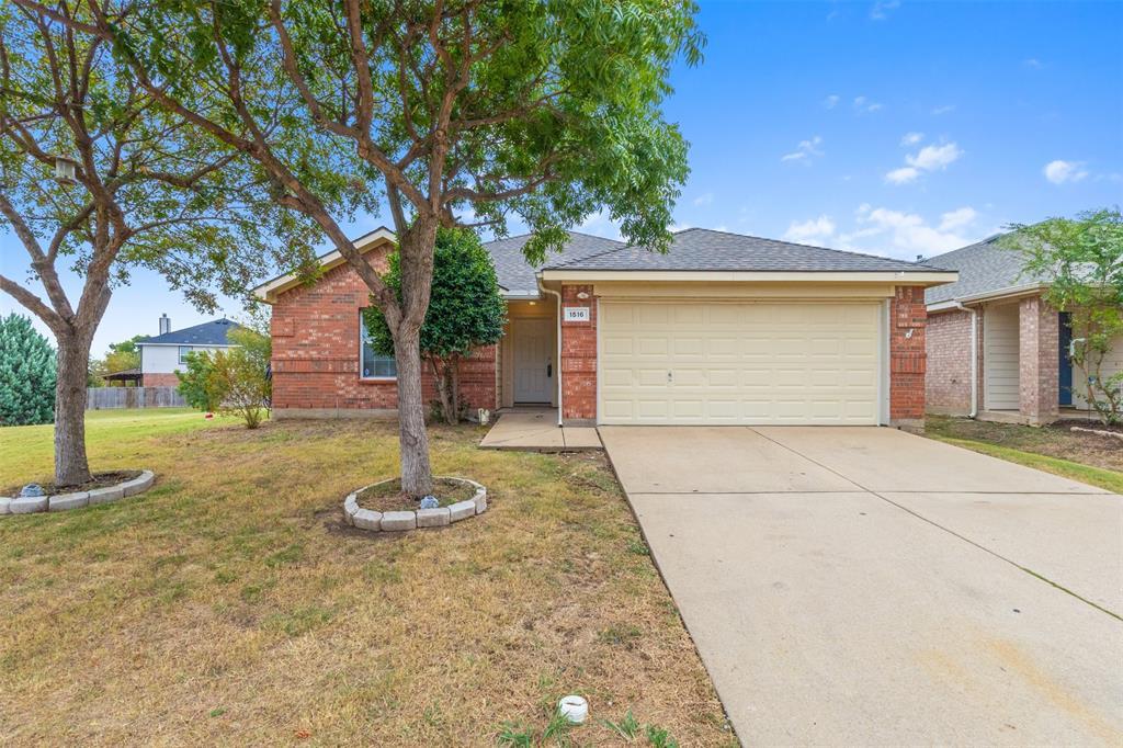 1516 Wind Dancer Trail, Fort Worth