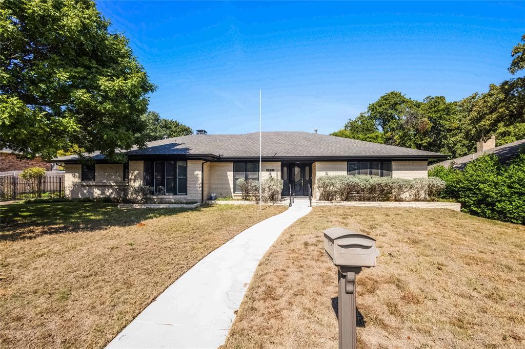 2601 High Oak Drive, Arlington