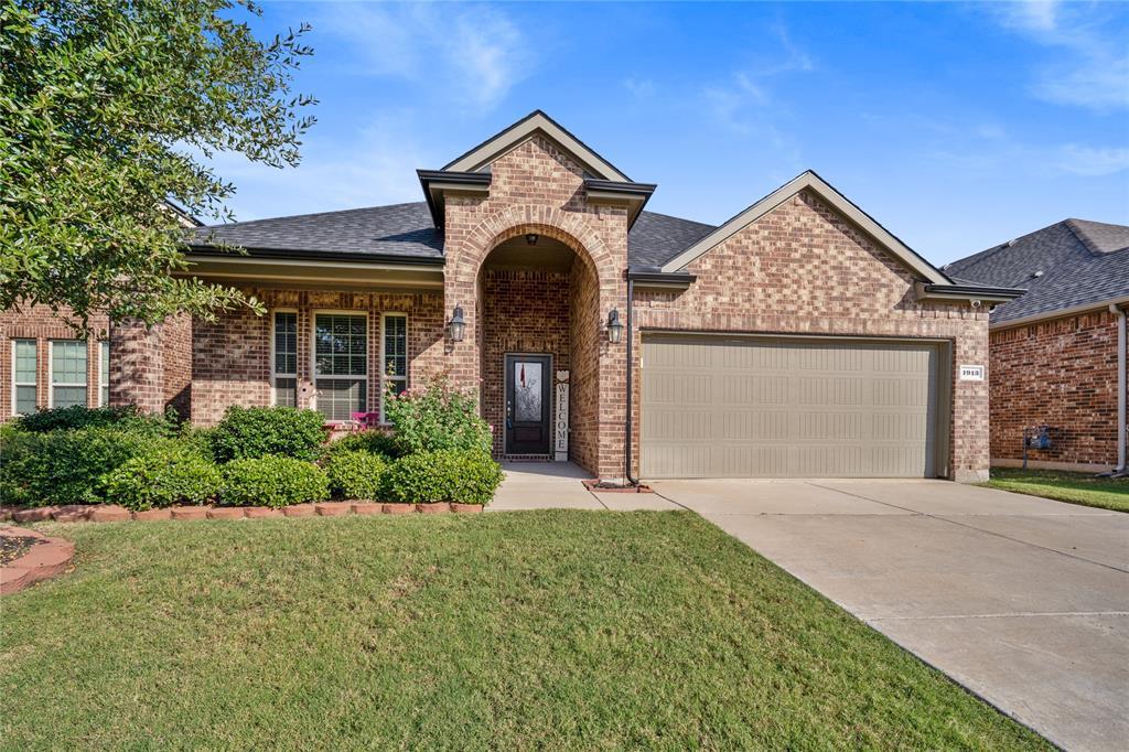 1913 Lake Pine Drive, Little Elm