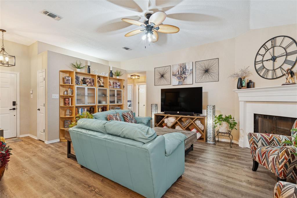 8113 Fox Chase Drive, Fort Worth