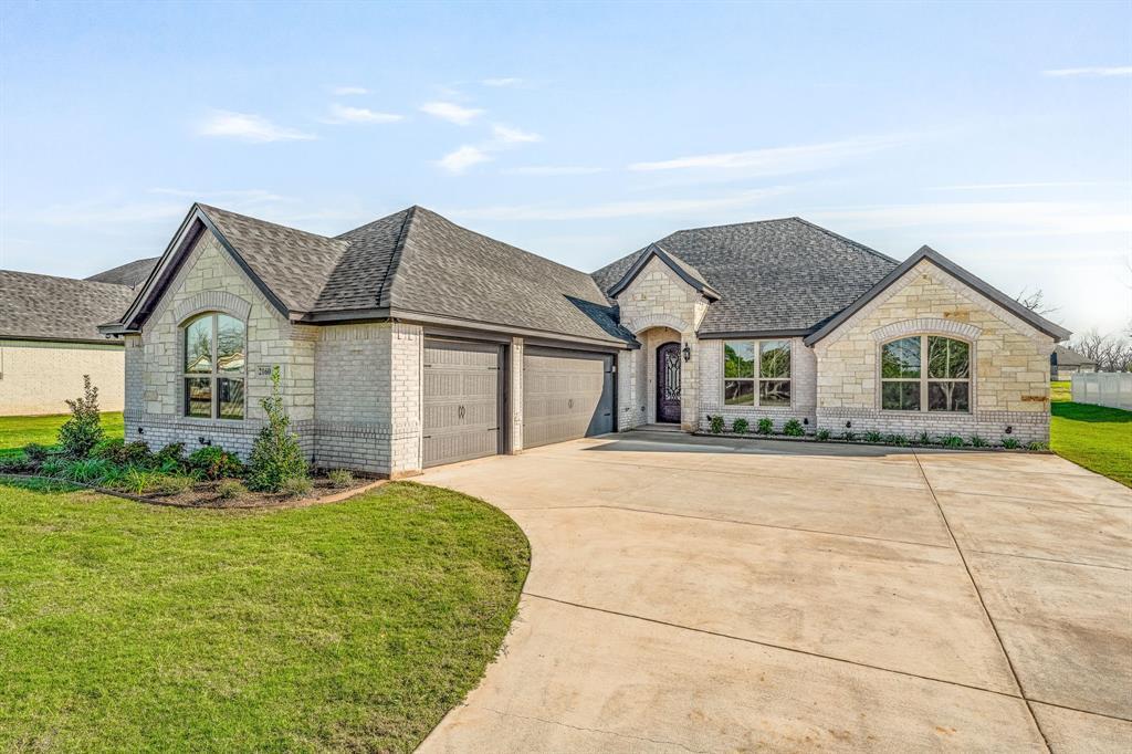 2160 Middlewood Circle, Granbury