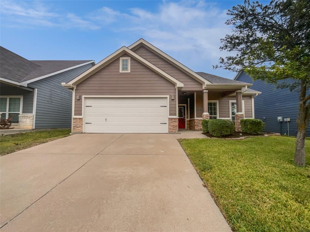 3132 Rockwell Lane, Fort Worth