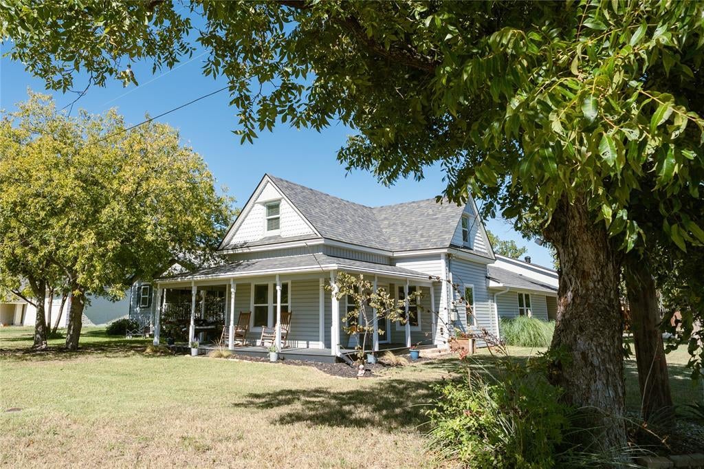 402 W 6th Street, Justin