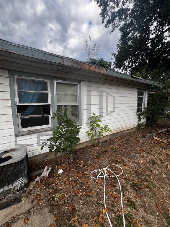 2662 Greenhurst Drive, Farmers Branch