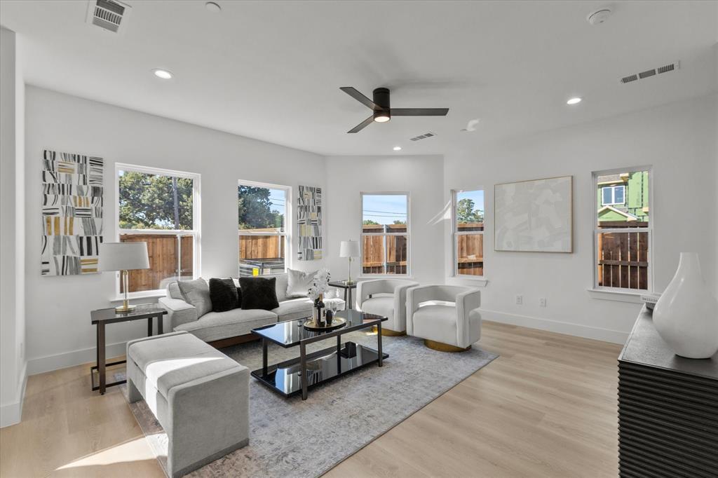 124 Homes Drive, Grand Prairie