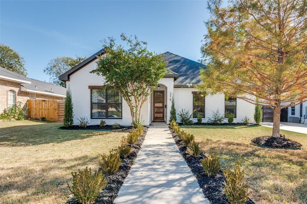 216 Melrose Lane, Lancaster