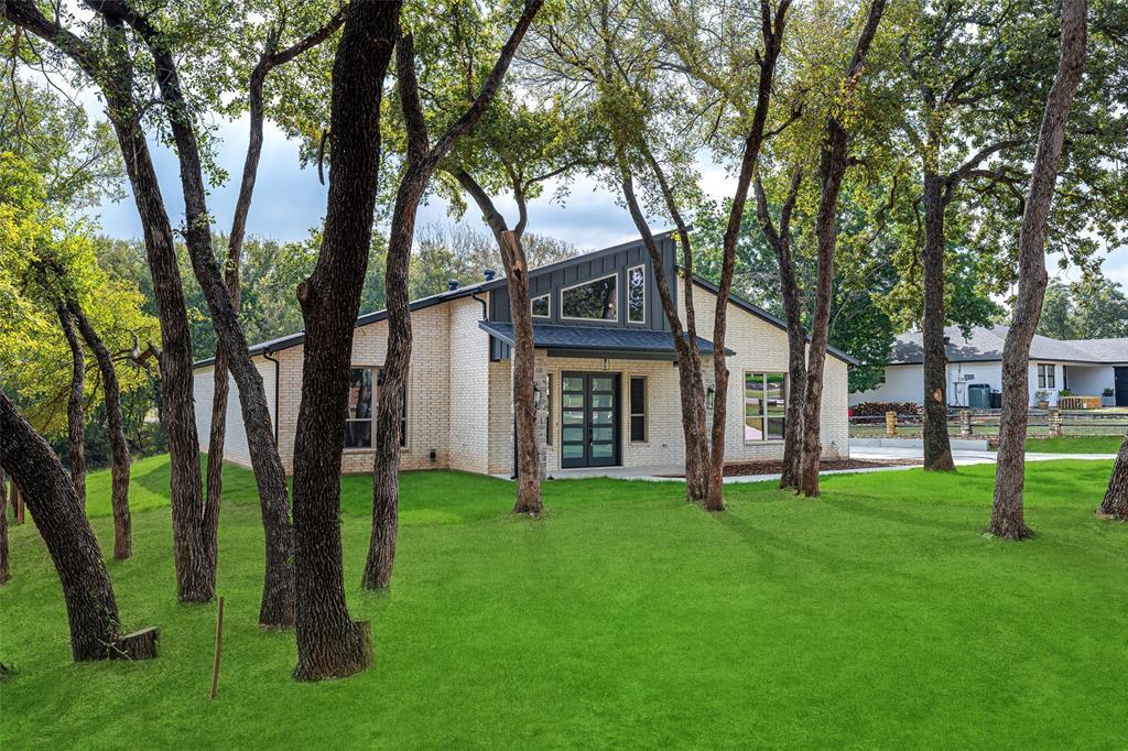 9703 Rosalie Court, Granbury