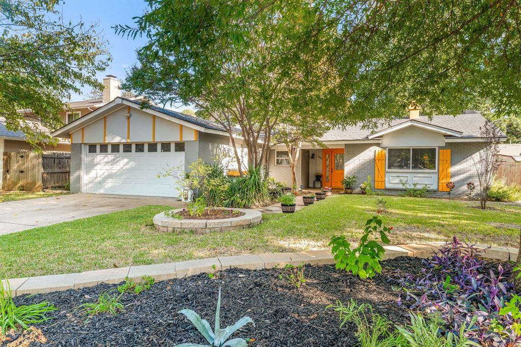 2800 Hollywood Drive, Arlington