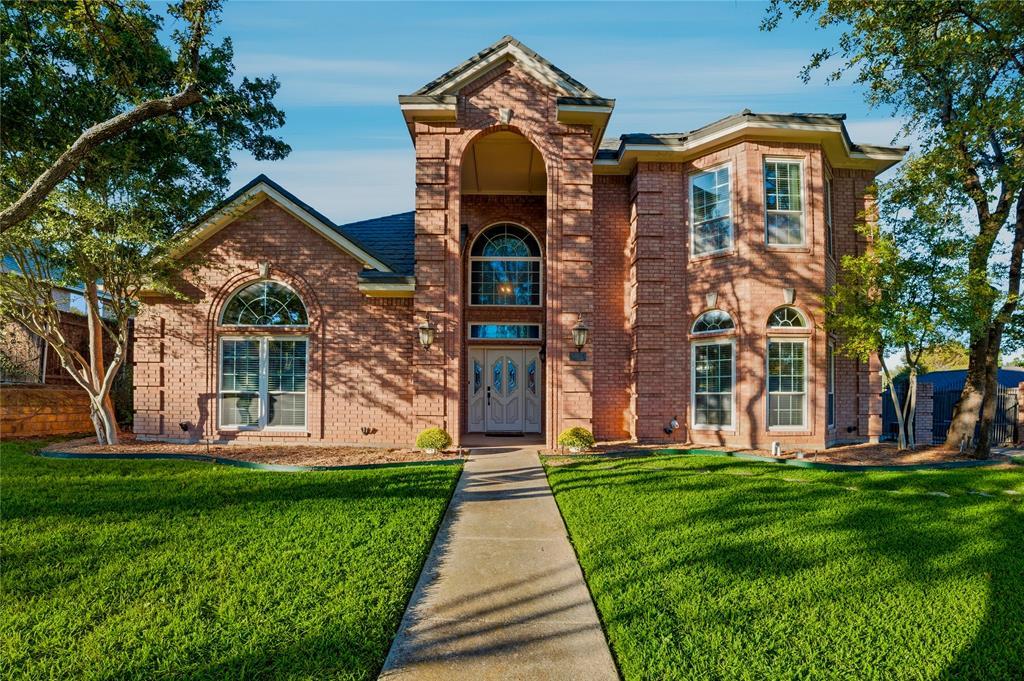 2204 Woodstock Drive, Colleyville