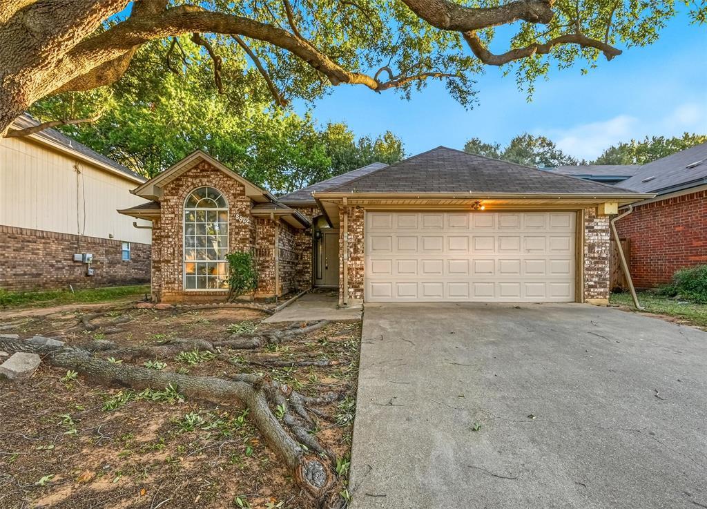 8812 Sabinas Trail, Fort Worth