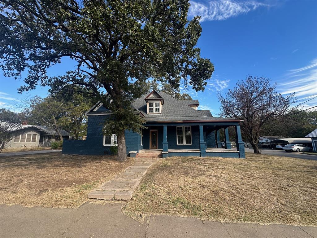 702 W Spring Street, Weatherford