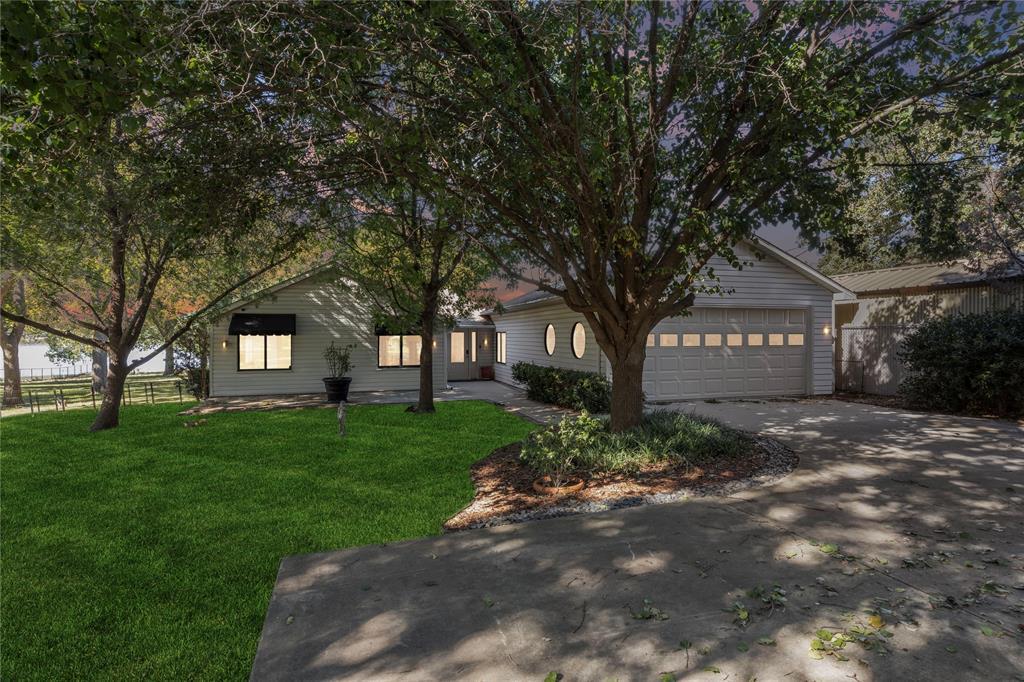 371 County Road 4874, Newark