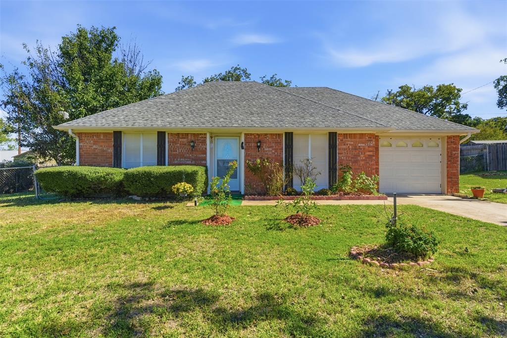 405 Mustang Trail, Granbury