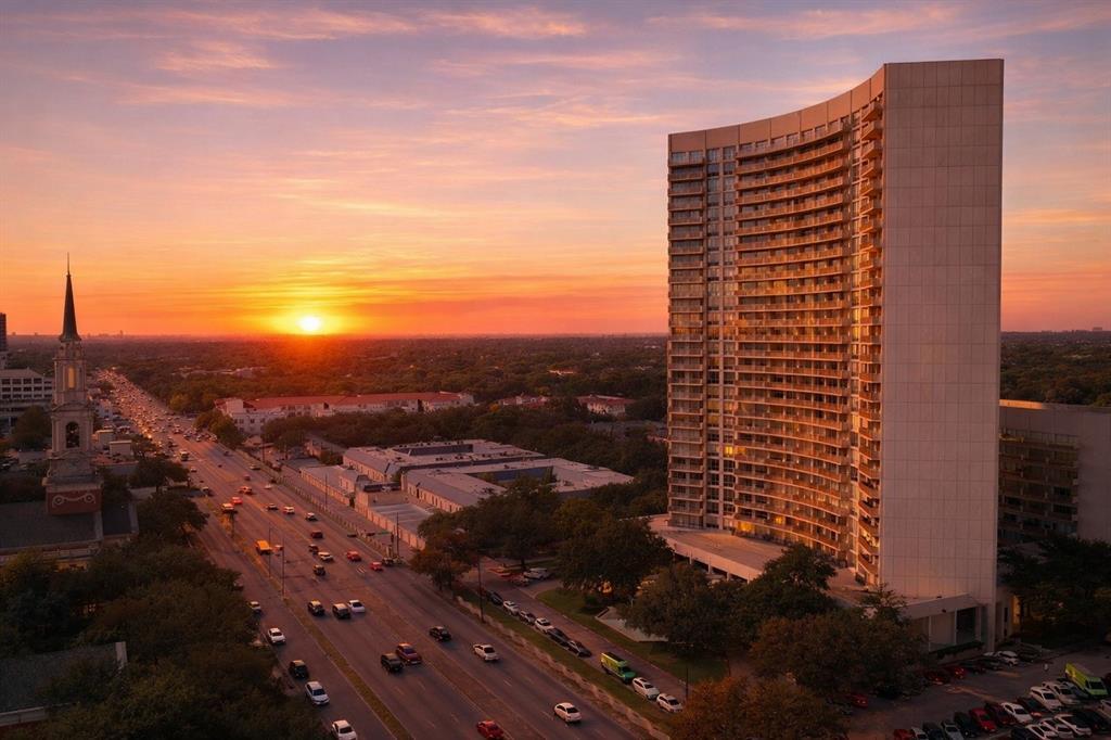 6211 W Northwest Highway 1602, Dallas