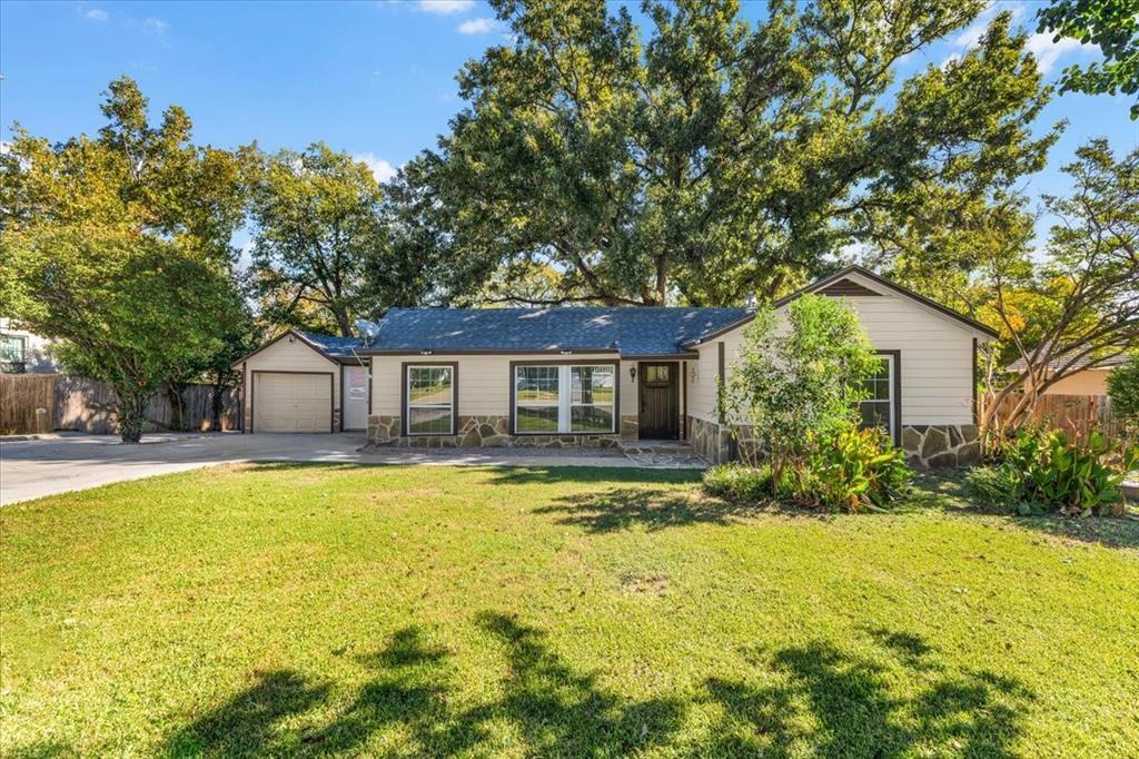1800 Brook Hollow Drive, Fort Worth