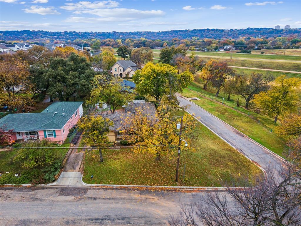 5317 Red Bud Lane, Fort Worth