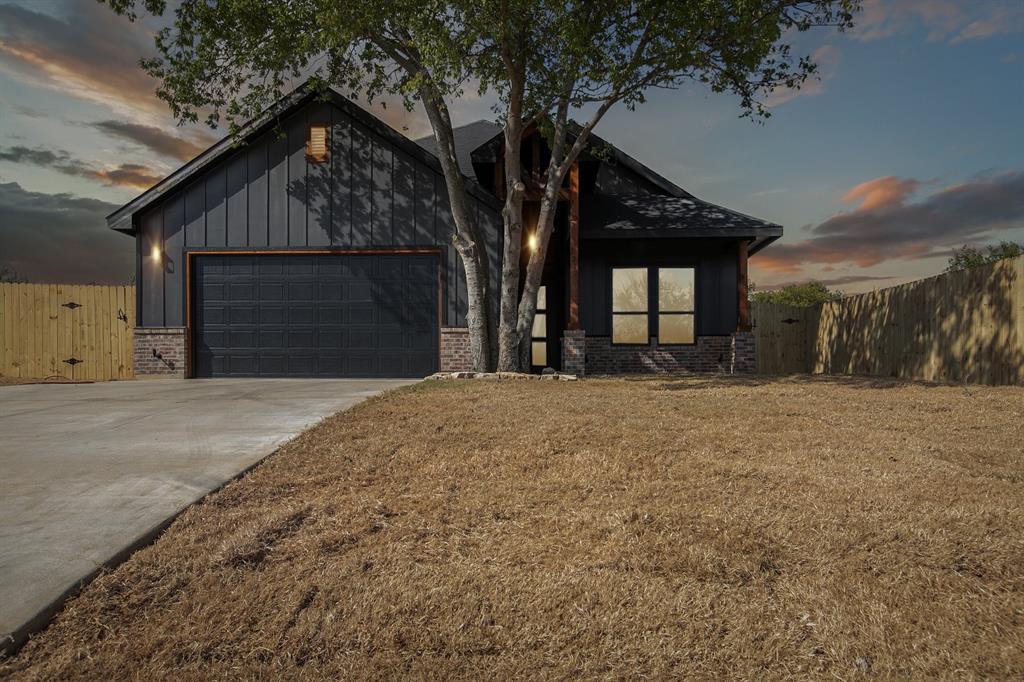 1213 E Butler Street, Fort Worth