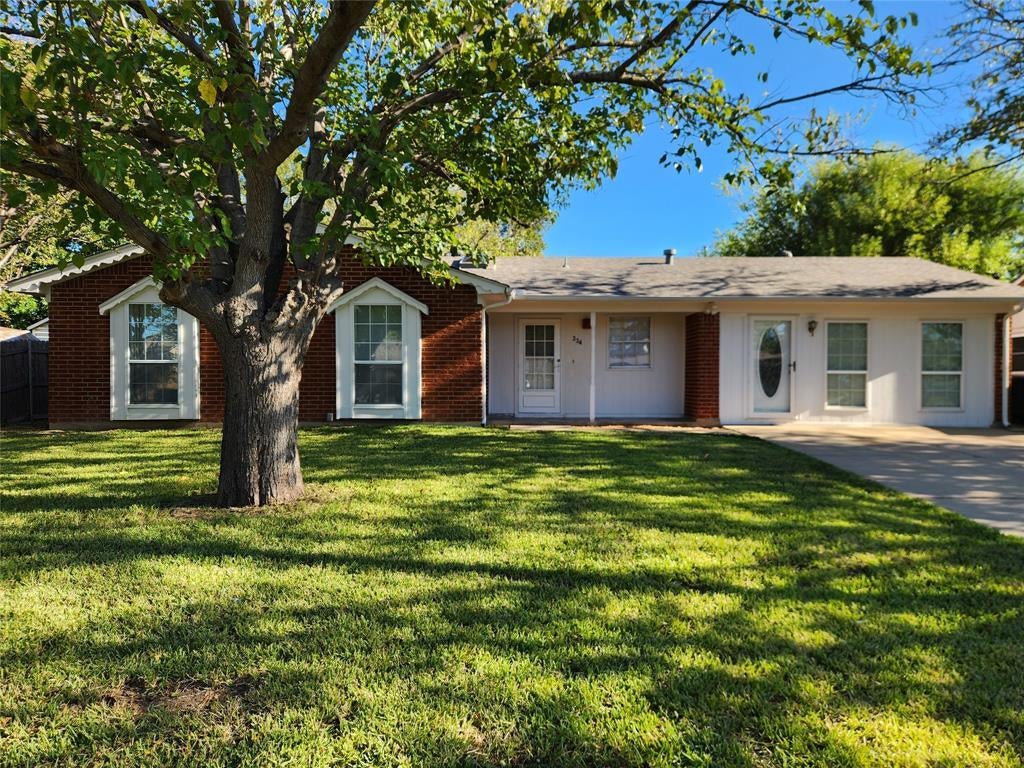 334 Michael Drive, Burleson