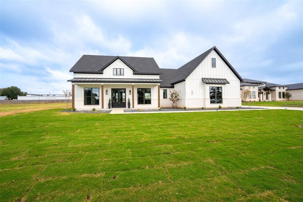 536 Helena Drive, Granbury