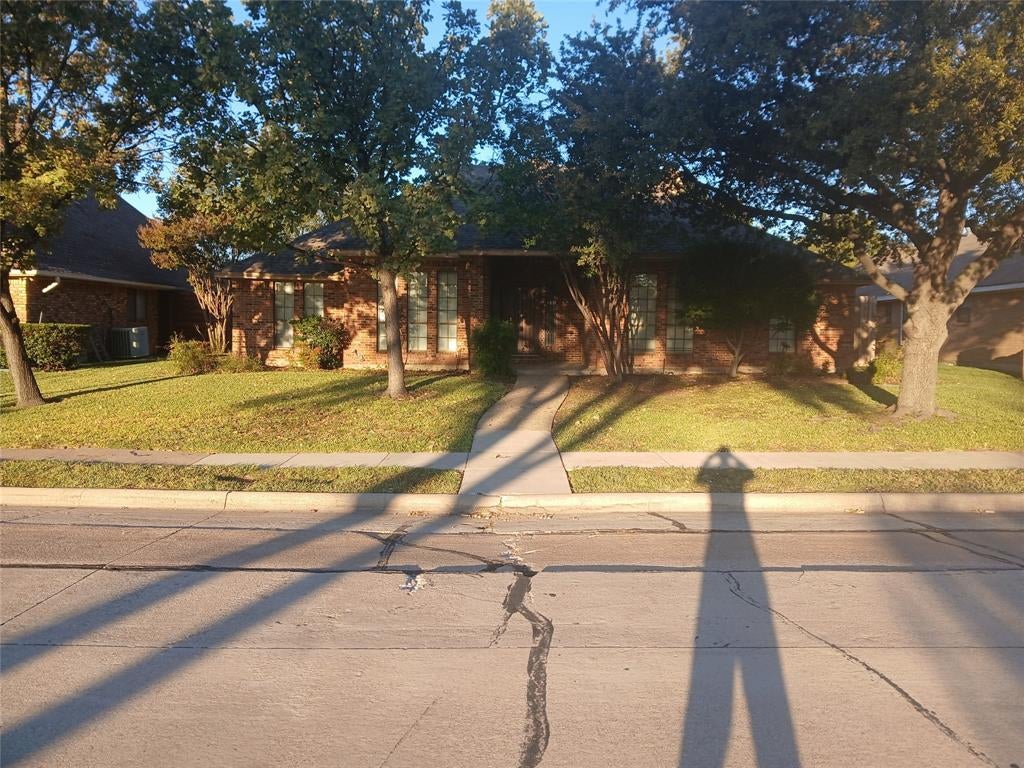 2205 Copper Creek Lane, Carrollton