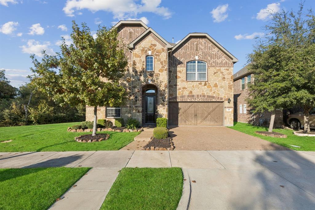 807 Dove Trail, Euless