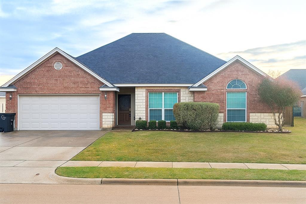 814 Chestnut Grove Drive, Cleburne