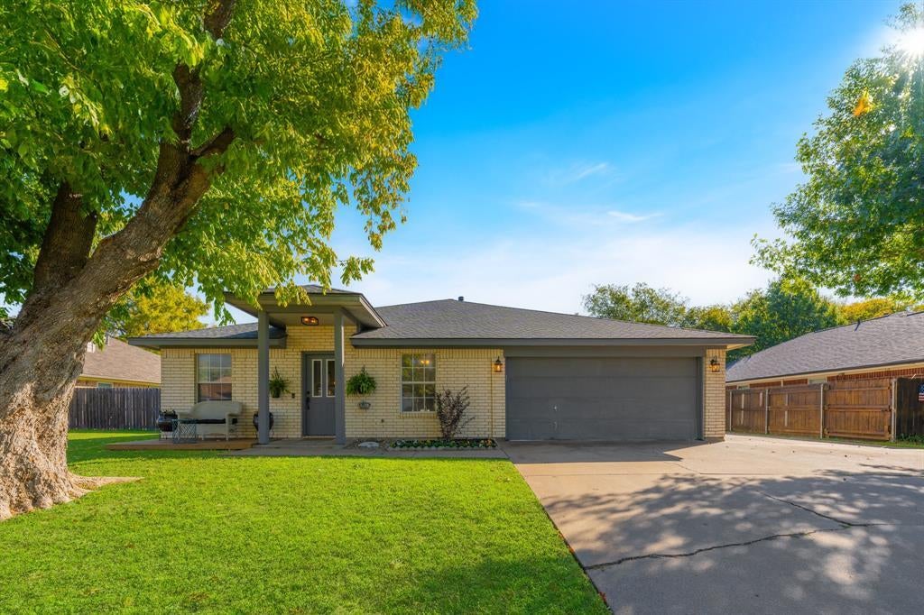 705 Western Trail, Keller