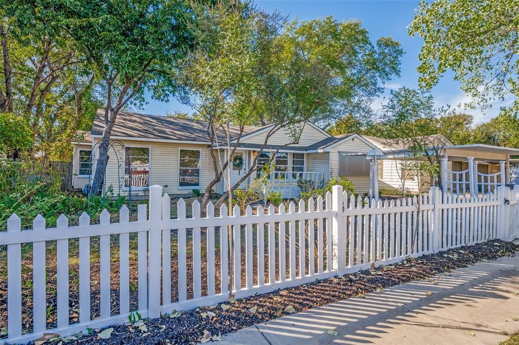 1014 Ralph Street, Grand Prairie