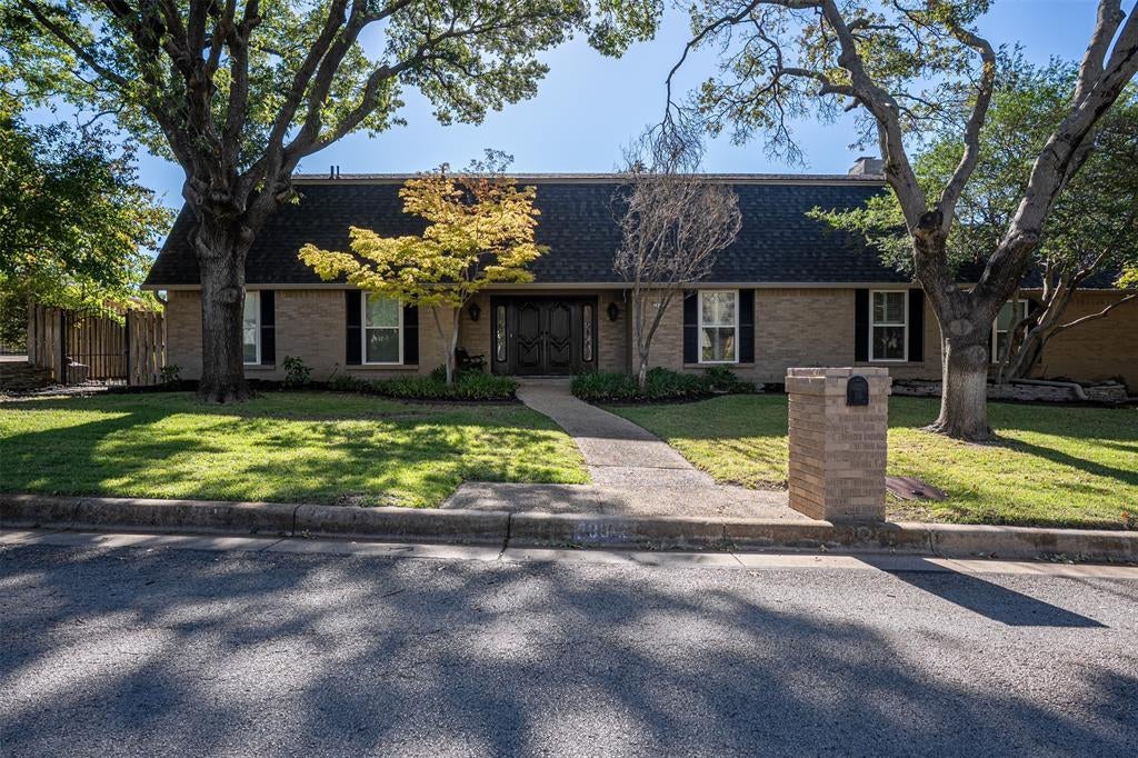 3812 Lands End Street, Fort Worth
