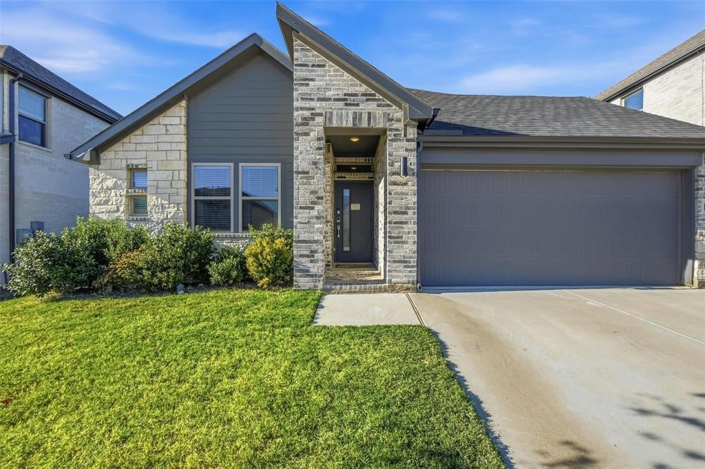 10529 Lequoia Street, Fort Worth