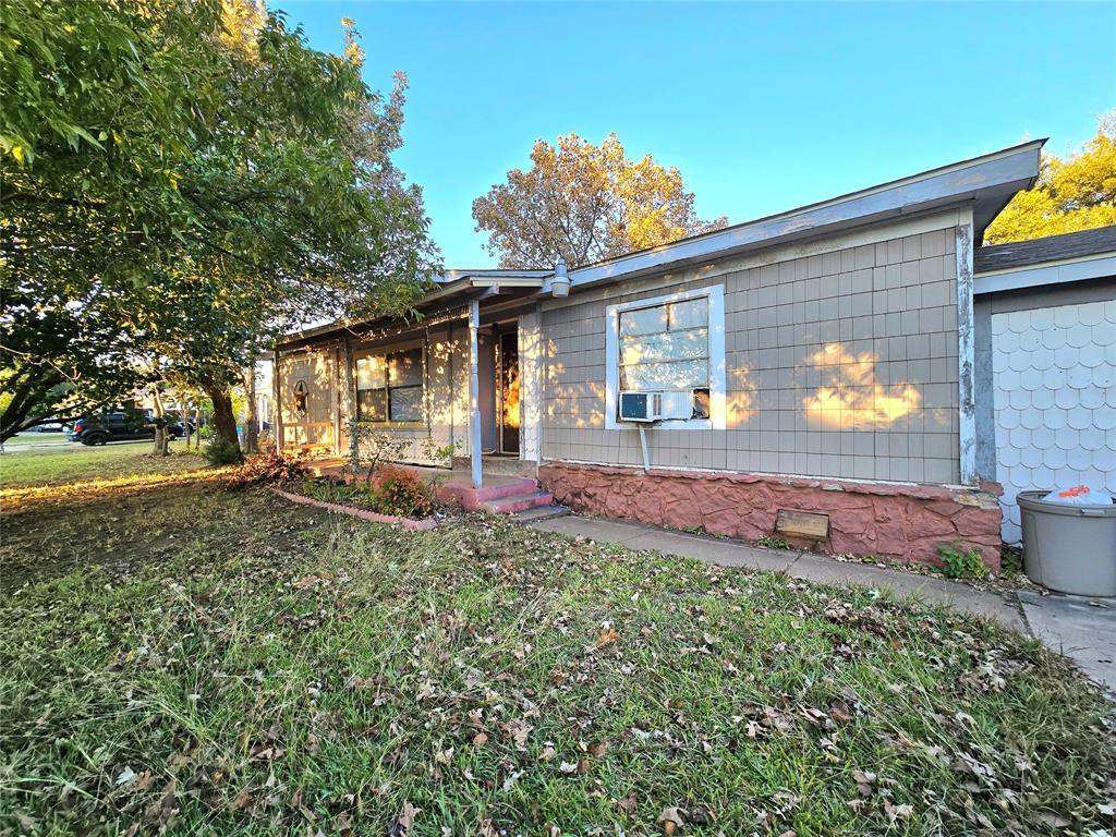 1318 Honeysuckle Drive, Mansfield