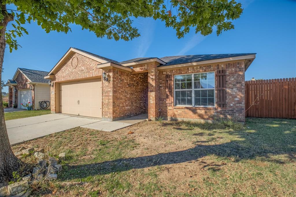 636 Noble Grove Lane, Fort Worth