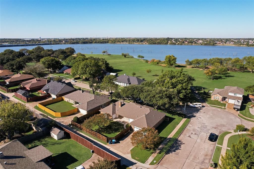 6102 Lakeshore Drive, Rowlett