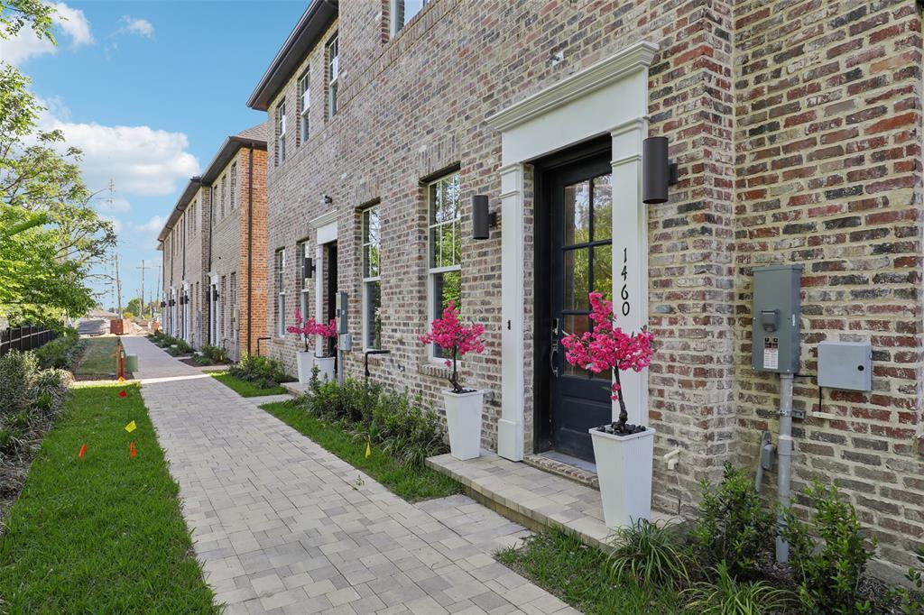 1476 N Avenue, Plano