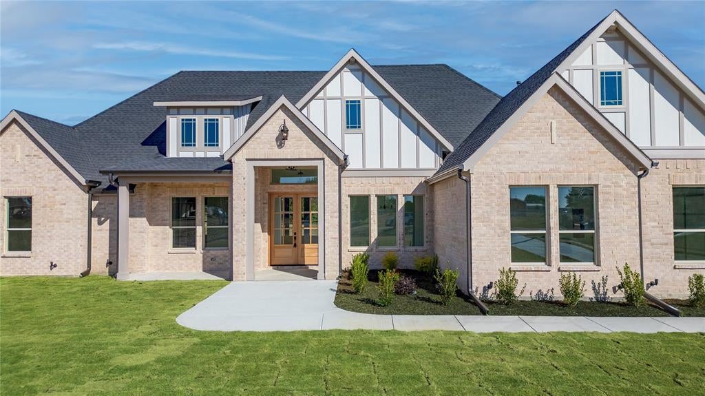 819 Meadow Lark Lane, Red Oak