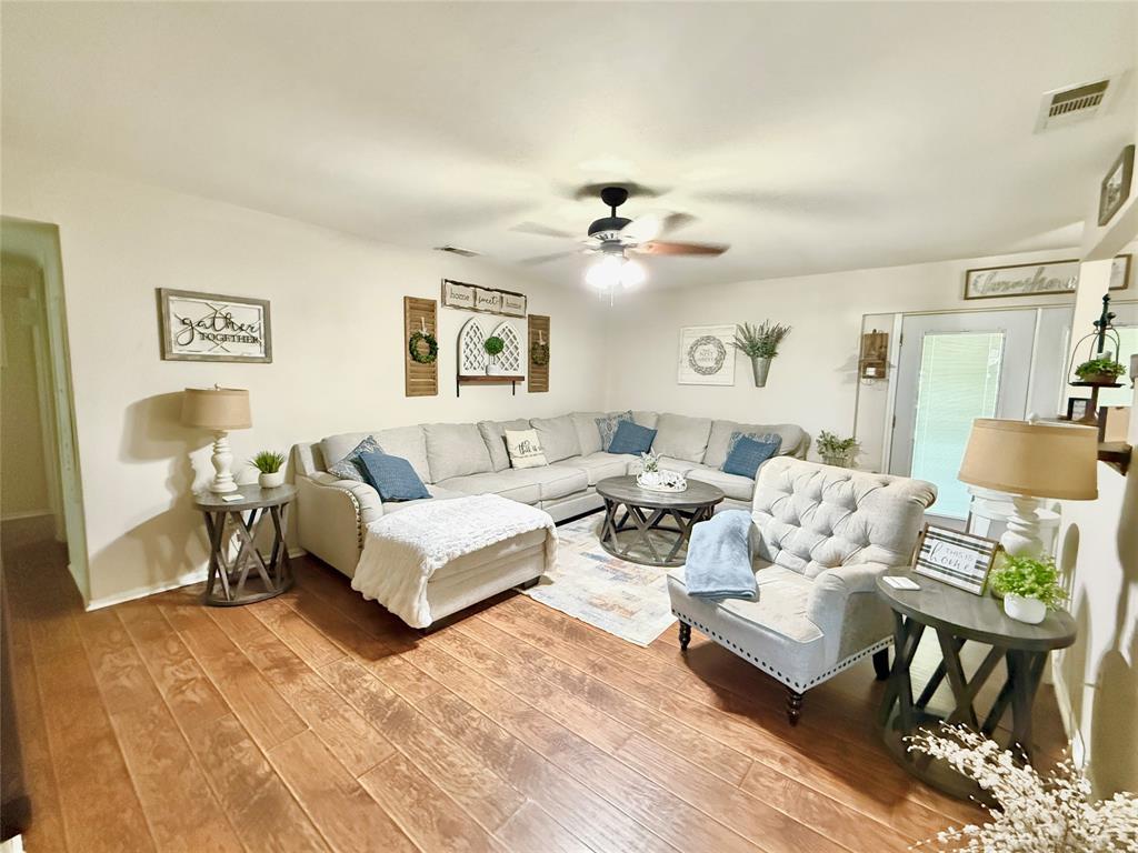 1114 Cielo Vista Drive, Grand Prairie