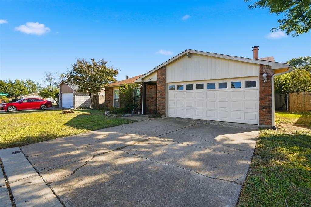 4124 Blue Flag Lane, Fort Worth