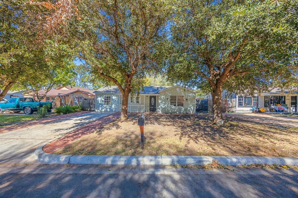 8528 Pemberton Court, White Settlement