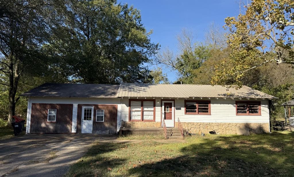 3236 W Kaufman, Paris