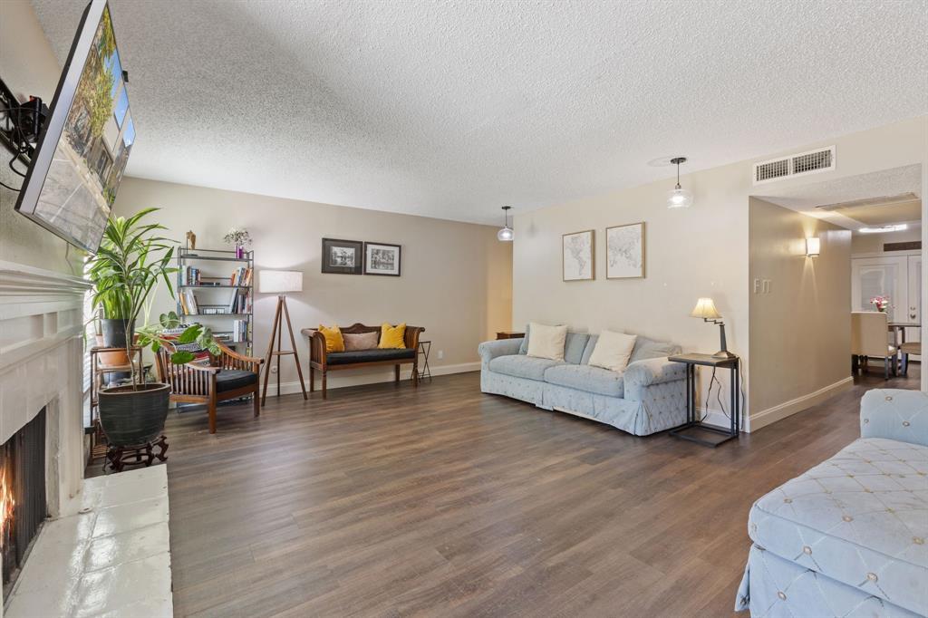 15912 Archwood Lane 1016, Dallas