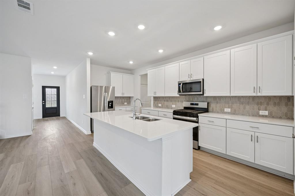 706 Edgehurst Drive, Princeton