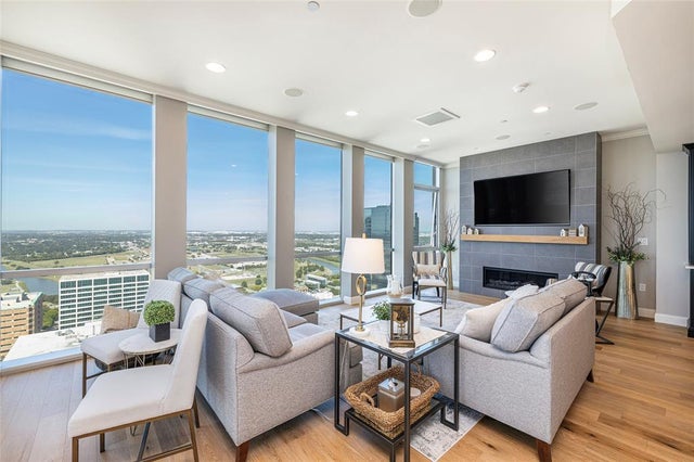 500 Throckmorton Street 3206, Fort Worth